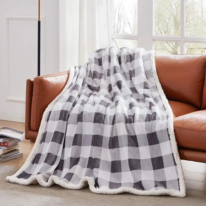 Brat Sherpa Plaid Dubh Agus Bán