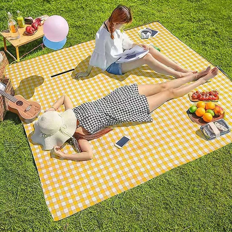 Brat Picnic Ar Féar