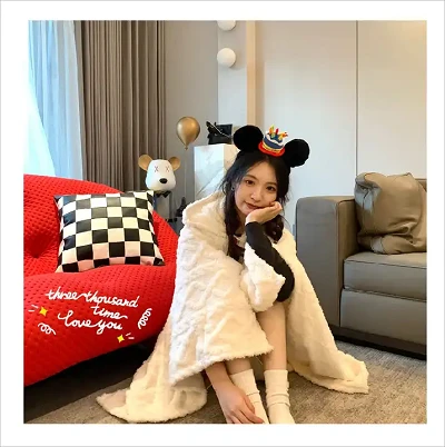 Sherpa Flannel Shoulder Blanket