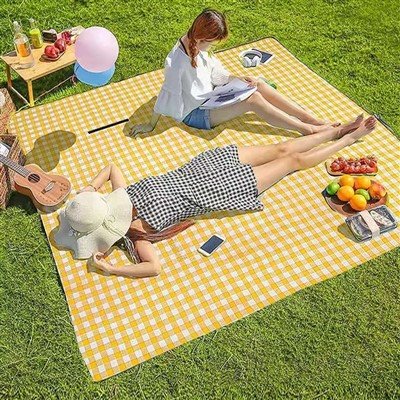 Brat Picnic Ar Féar