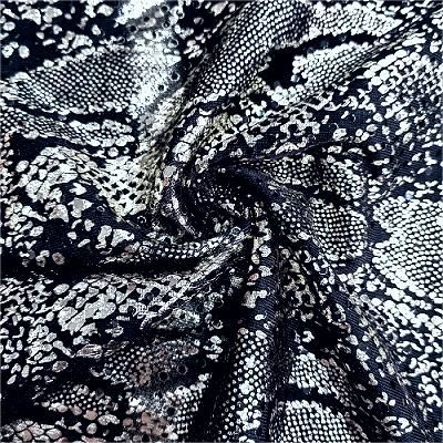 95% poileistear 5% fabraic gilding spandex